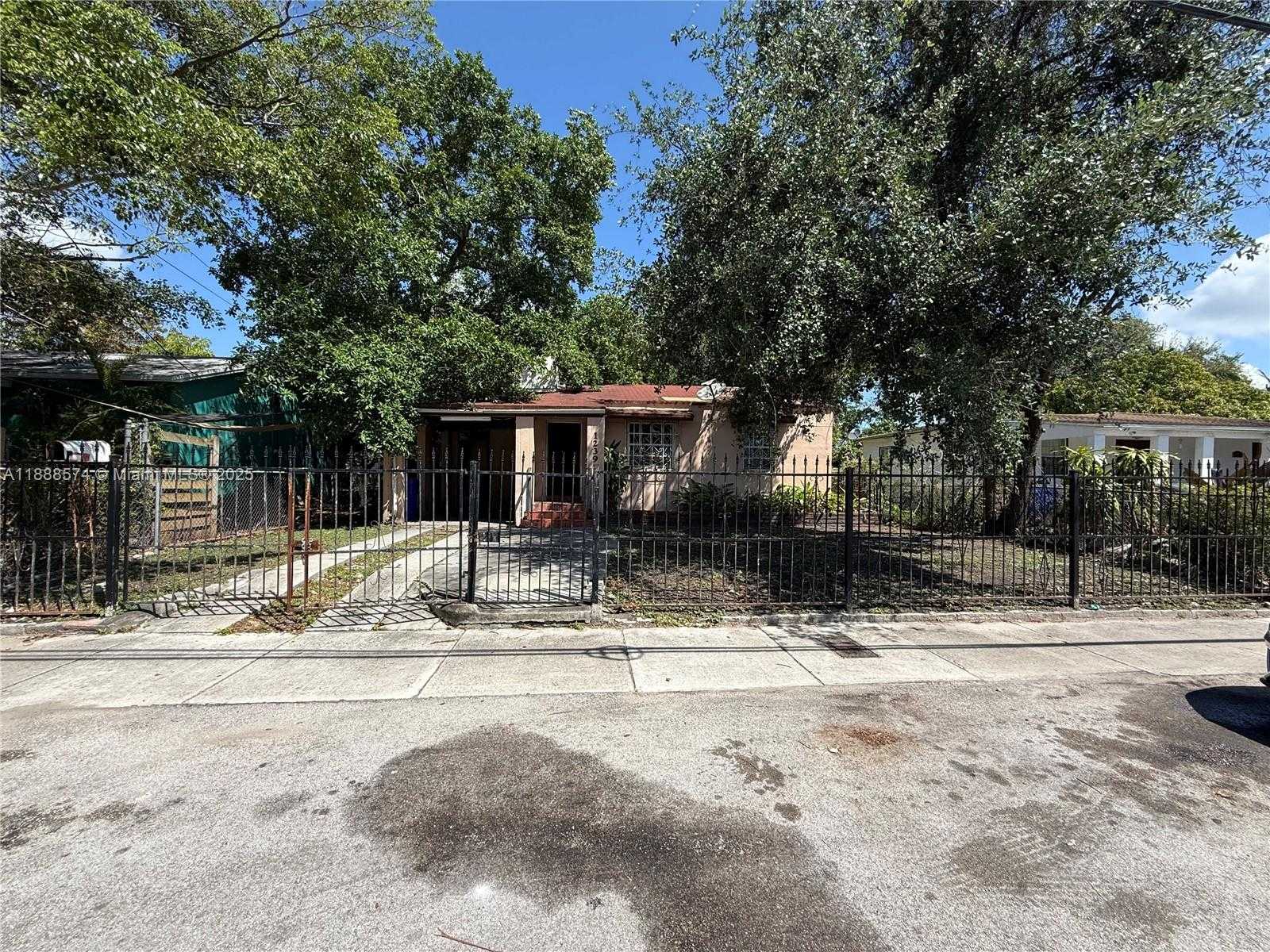 Small Image of 1239 NORTH WEST 31ST ST, Miami Number 3