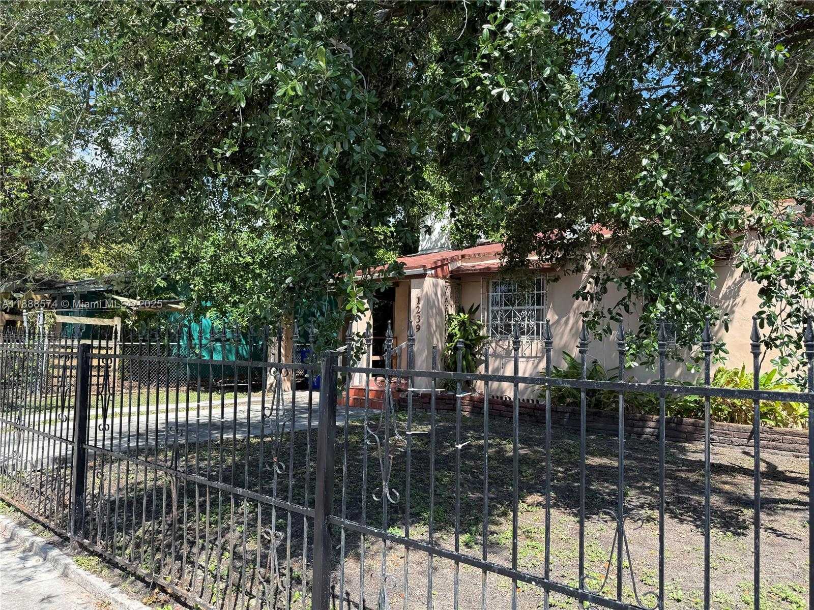 Small Image of 1239 NORTH WEST 31ST ST, Miami Number 4