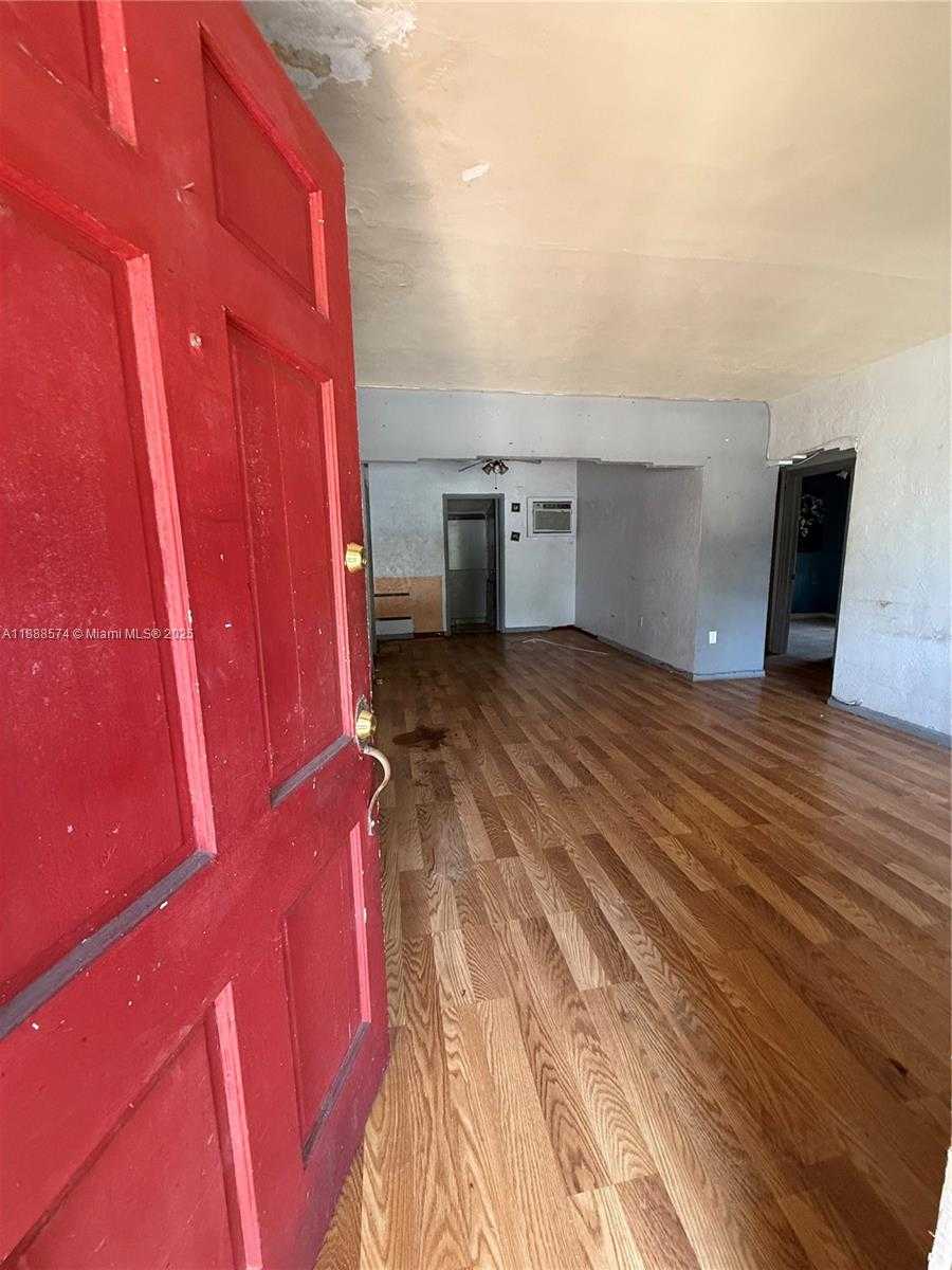 Small Image of 1239 NORTH WEST 31ST ST, Miami Number 7