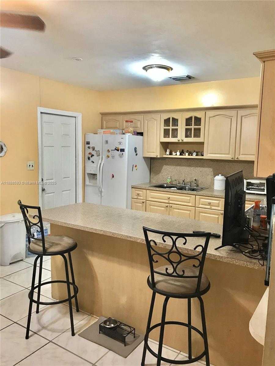 Small Image of Miami Number 7