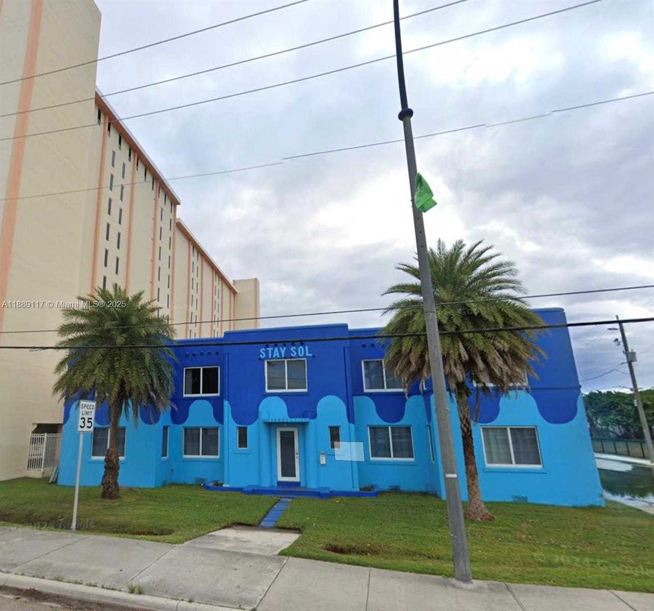 Small Image of 809 SOUTH OCEAN DR, Hollywood Number 2