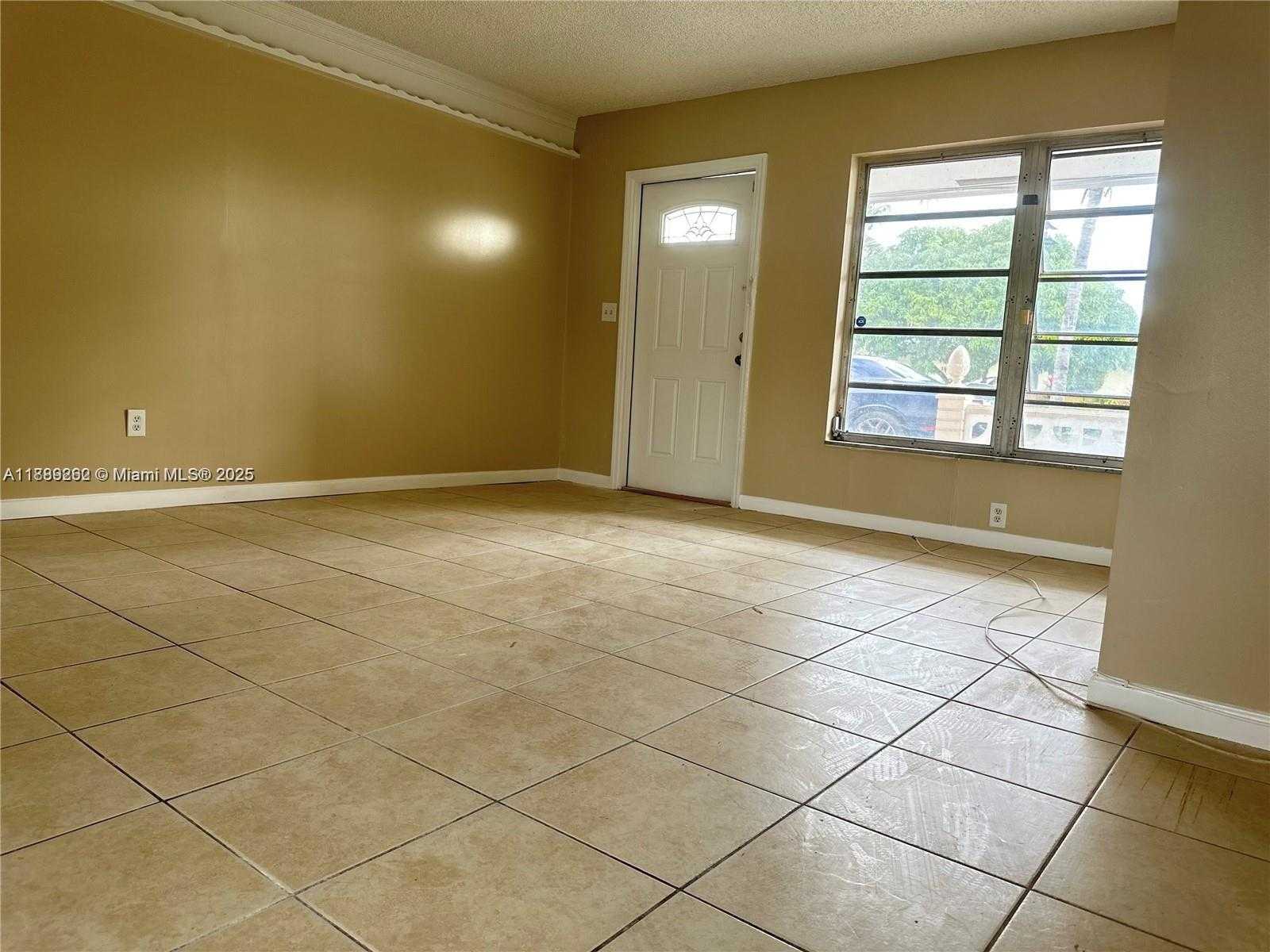 Small Image of 4671 SOUTH WEST 43RD TER, Dania Beach Number 12
