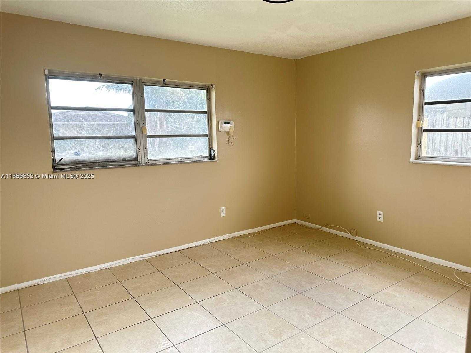 Small Image of 4671 SOUTH WEST 43RD TER, Dania Beach Number 14