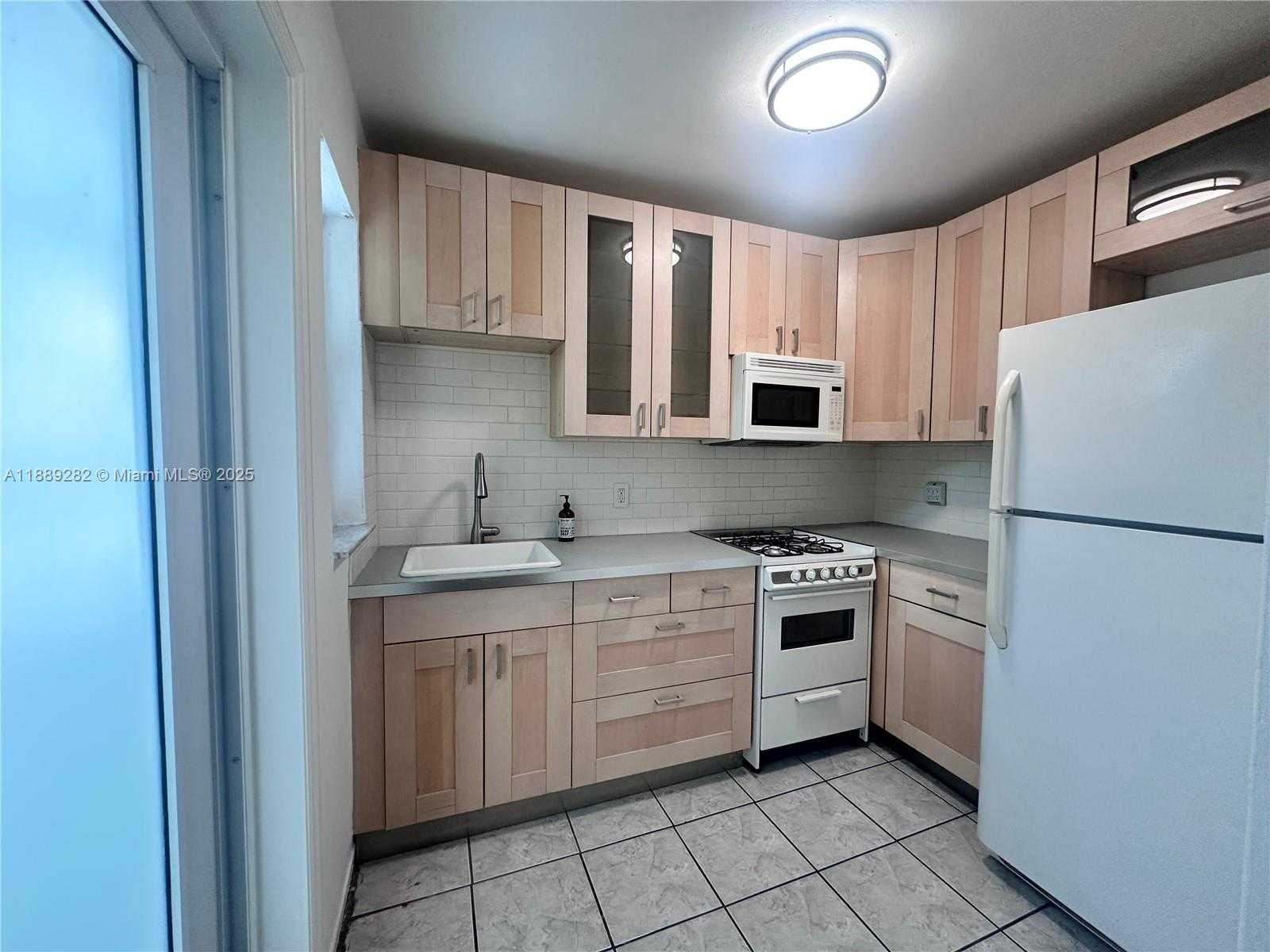 Small Image of 11201 NORTH EAST 10TH AVE #2, Biscayne Park Number 3