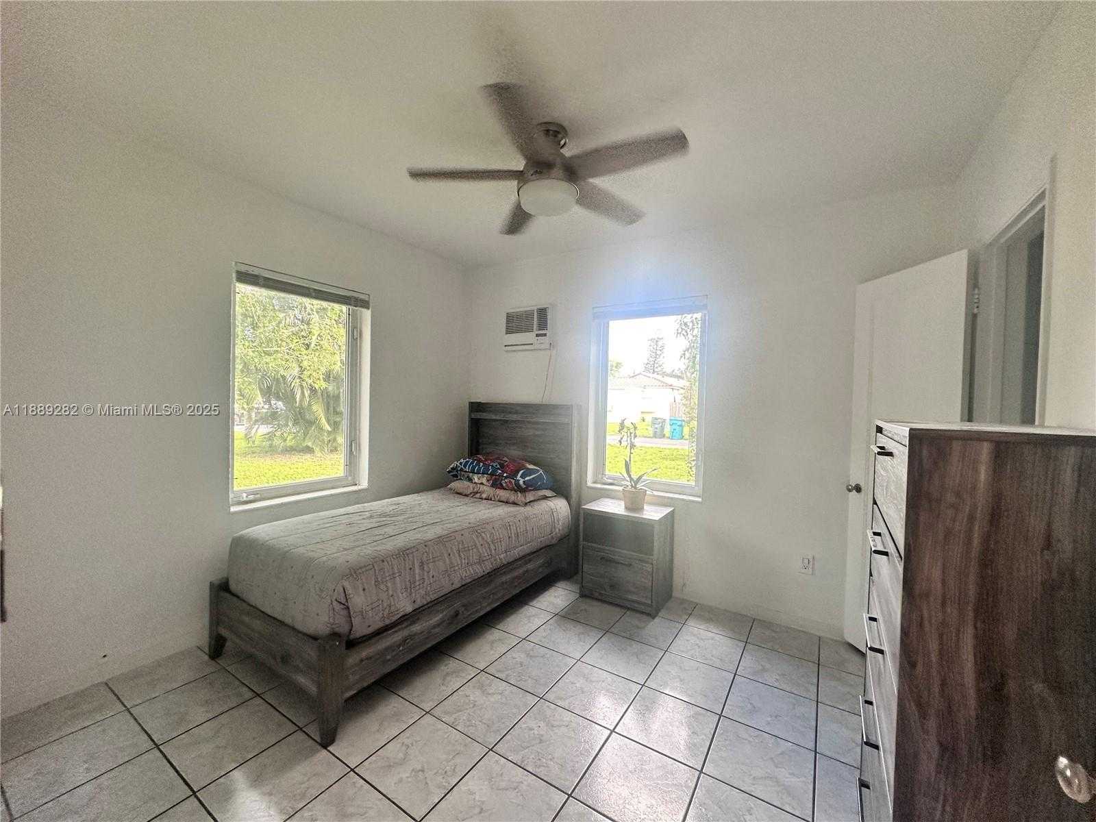 Small Image of 11201 NORTH EAST 10TH AVE #2, Biscayne Park Number 5