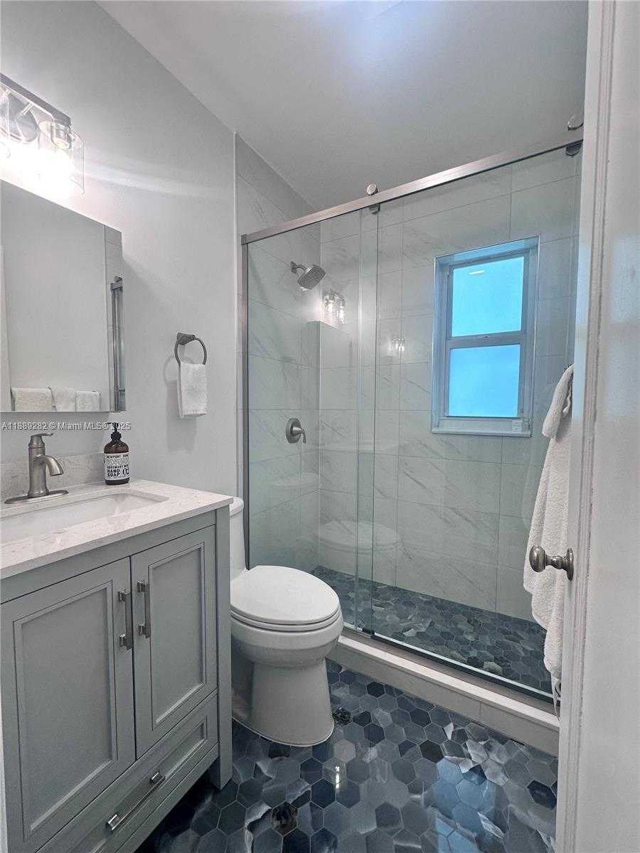 Small Image of 11201 NORTH EAST 10TH AVE #2, Biscayne Park Number 6