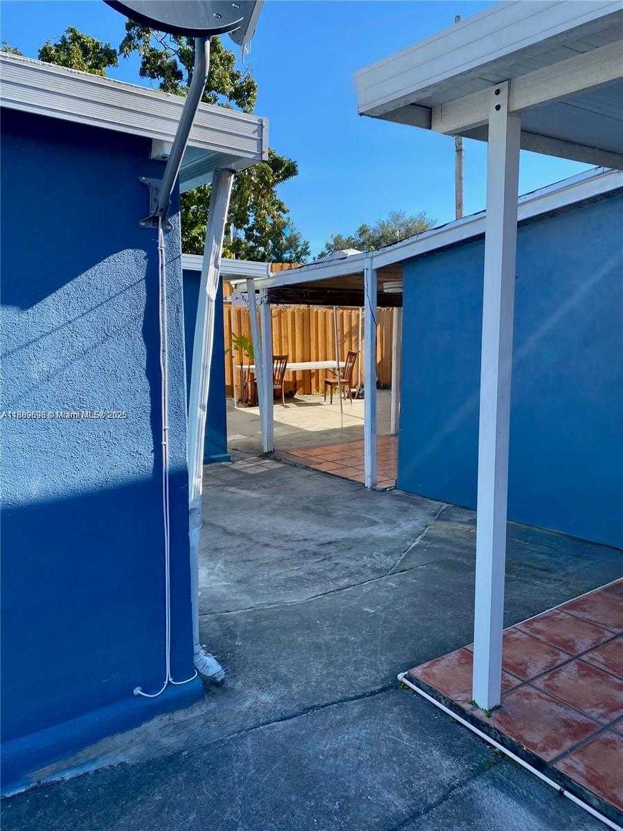 Small Image of 27 SOUTH WEST 55TH AVE RD, Miami Number 12