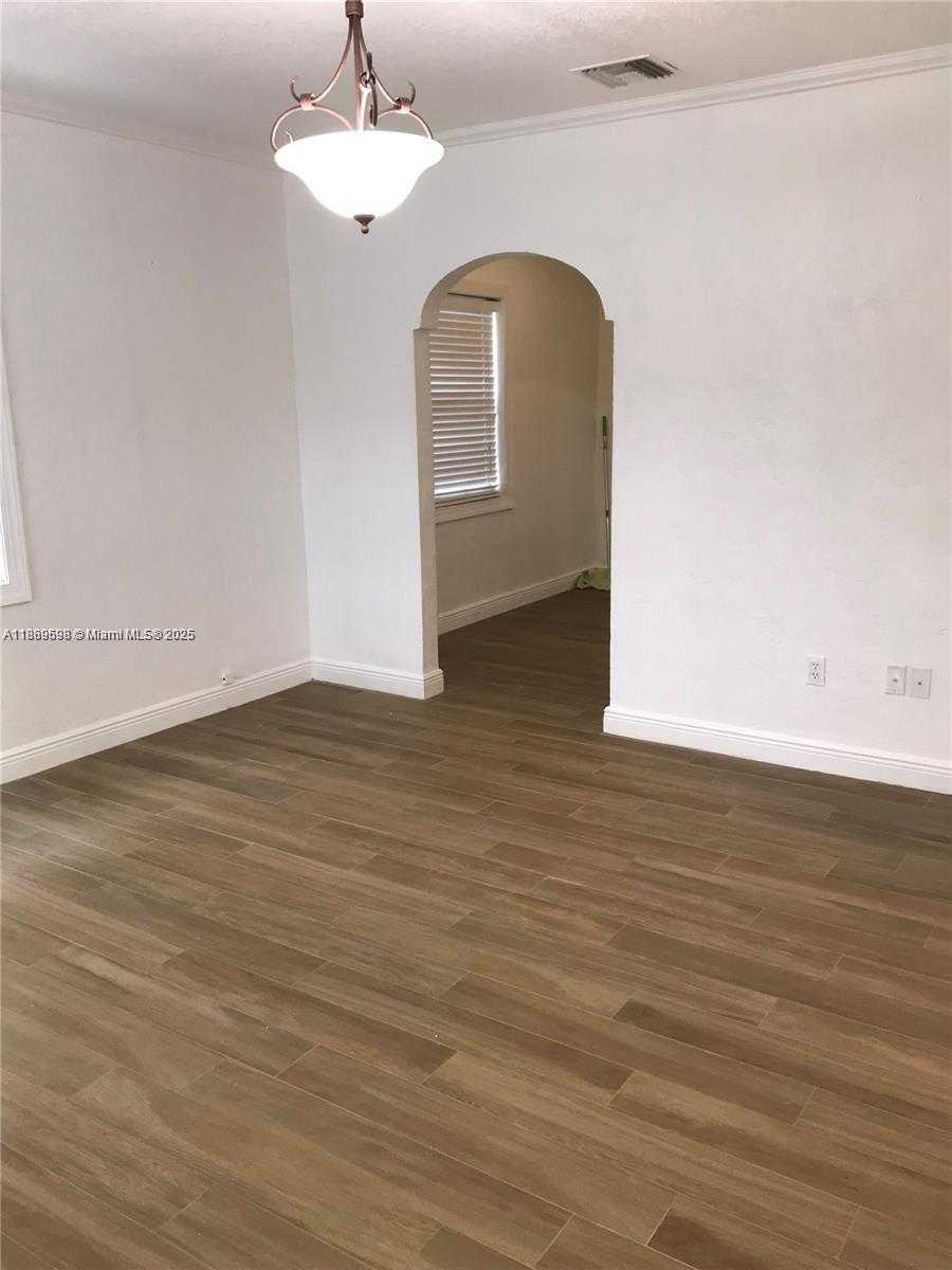 Small Image of 27 SOUTH WEST 55TH AVE RD, Miami Number 8