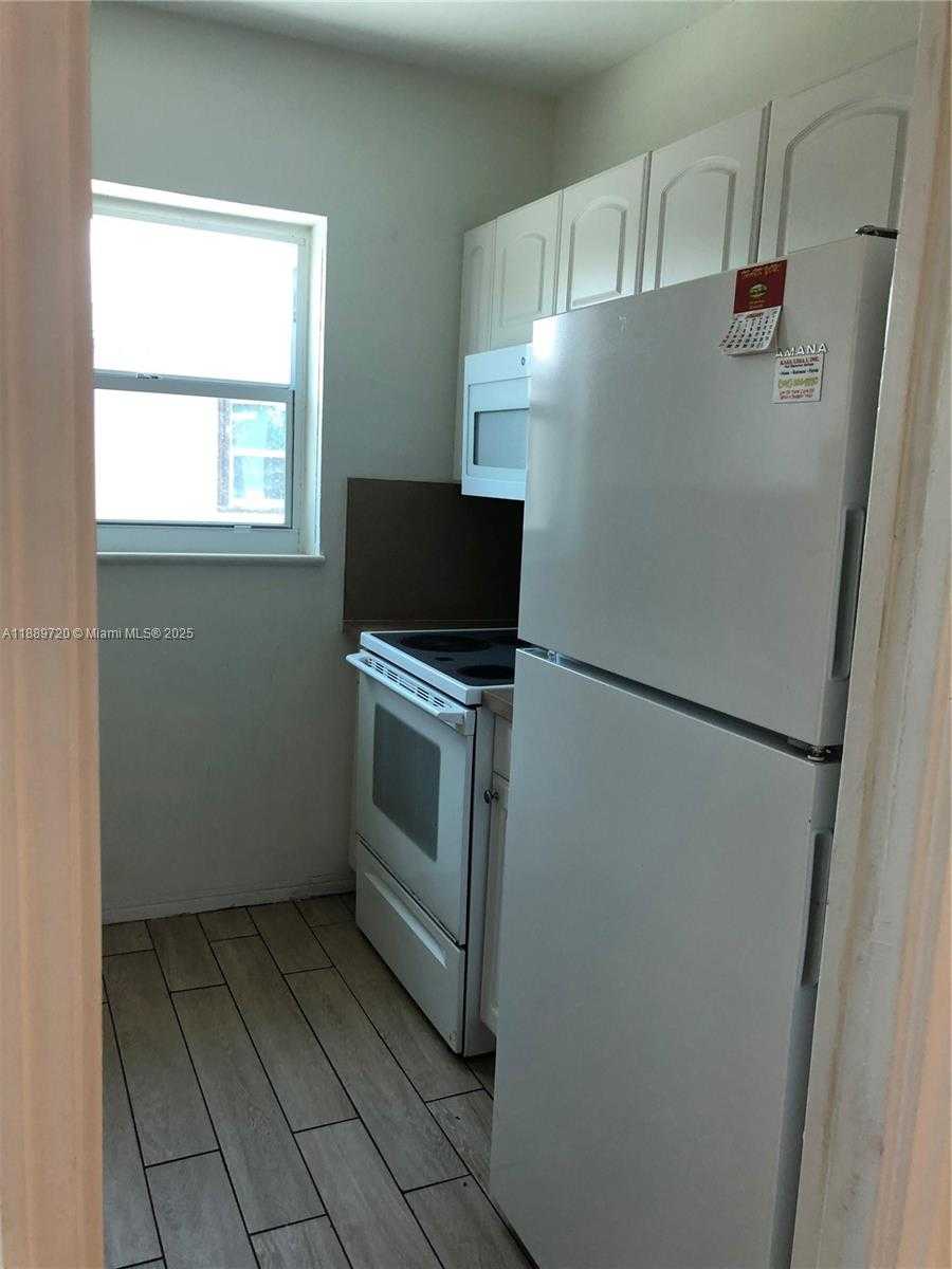 Small Image of 2320 NORTH WEST 15TH ST #2, Miami Number 4
