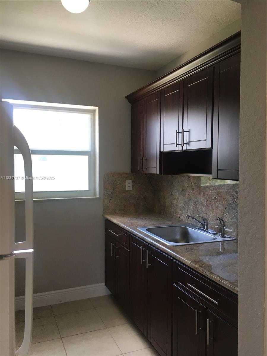 Small Image of 2311 NORTH WEST 15TH ST #3, Miami Number 4