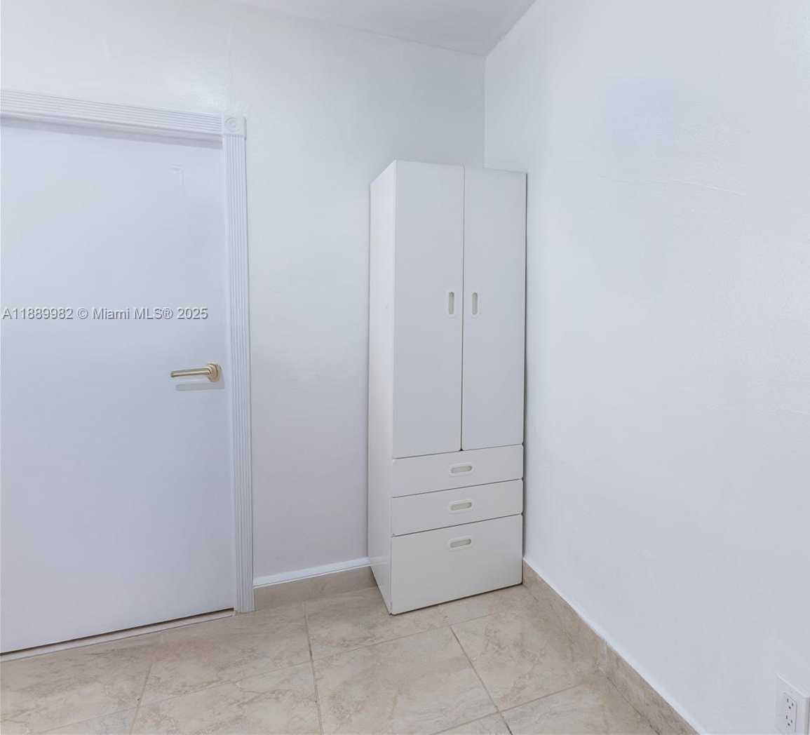 Small Image of 3045 SOUTH WEST 14TH ST #2, Miami Number 21