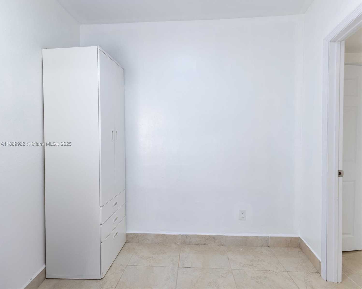 Small Image of 3045 SOUTH WEST 14TH ST #2, Miami Number 23