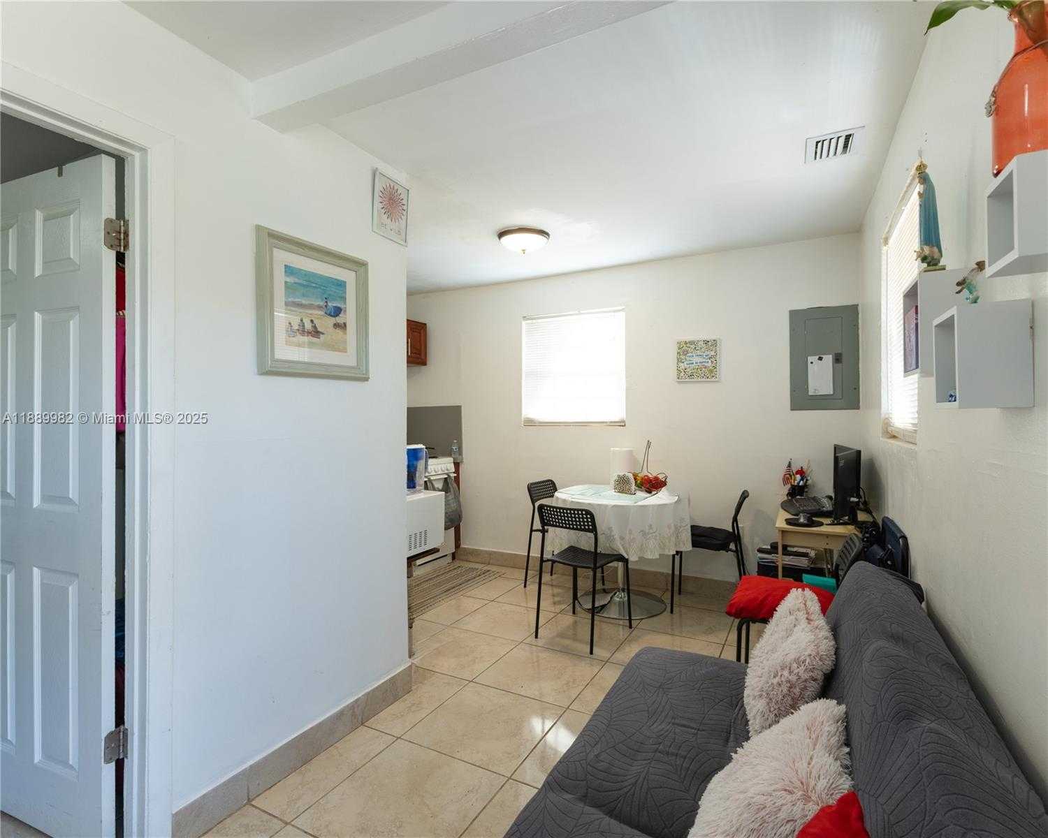 Small Image of 3045 SOUTH WEST 14TH ST #2, Miami Number 33
