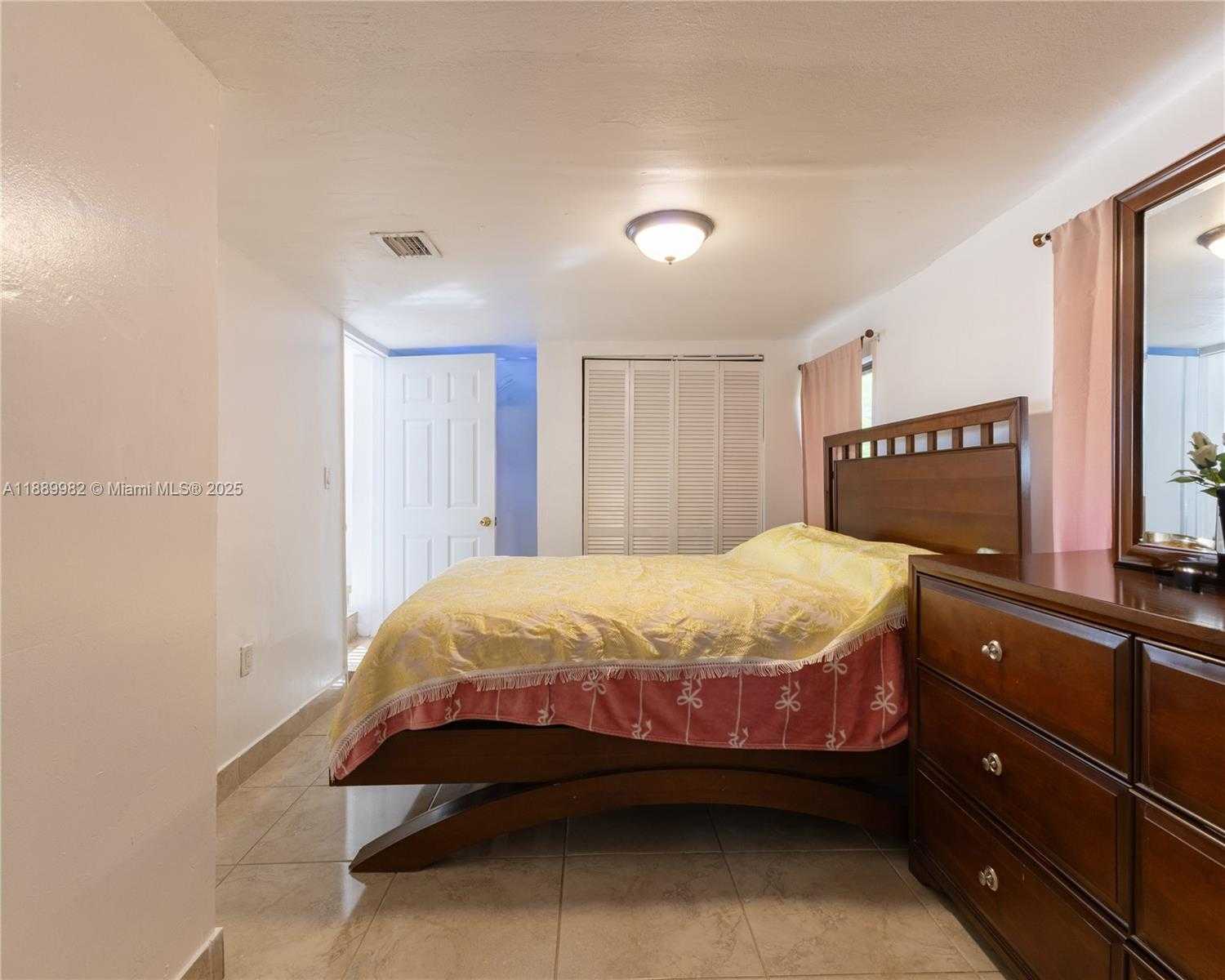 Small Image of 3045 SOUTH WEST 14TH ST #2, Miami Number 8