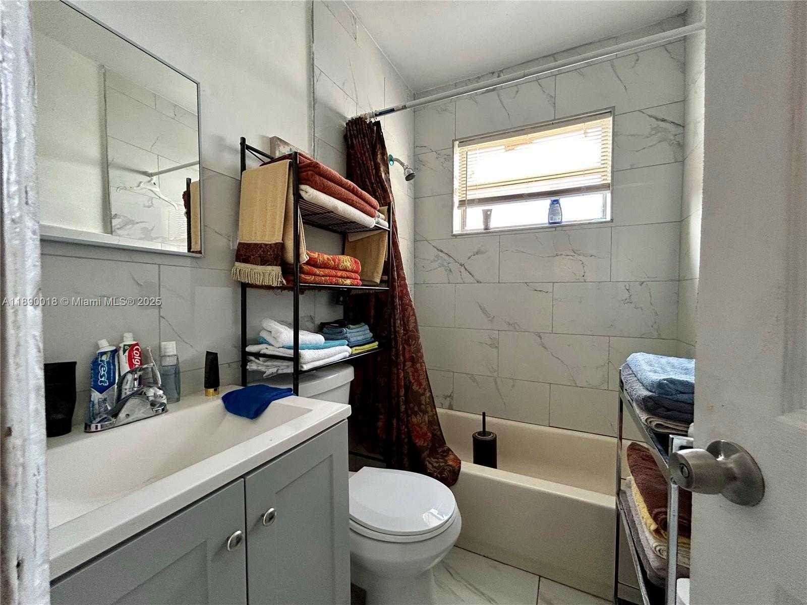 Small Image of 2013 WASHINGTON AVE #6, Opa-Locka Number 13