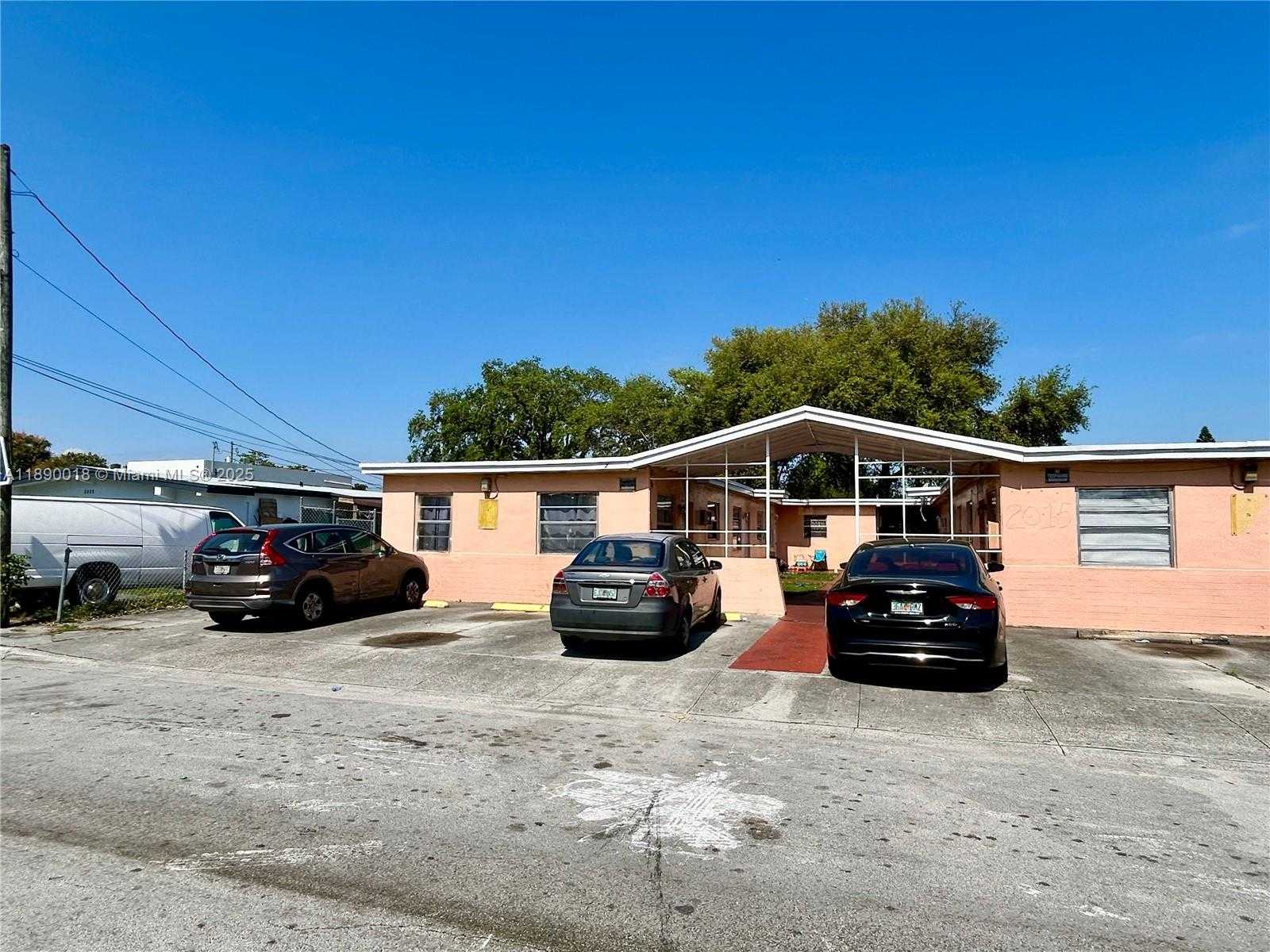 Small Image of 2013 WASHINGTON AVE #6, Opa-Locka Number 2