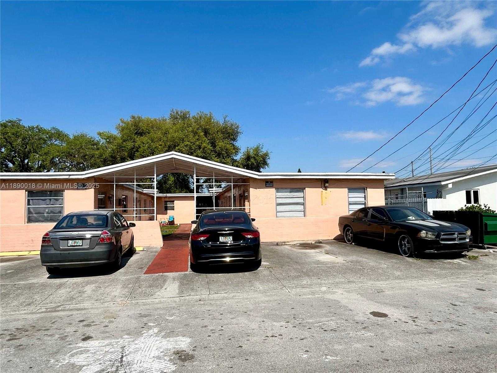 Small Image of 2013 WASHINGTON AVE #6, Opa-Locka Number 3