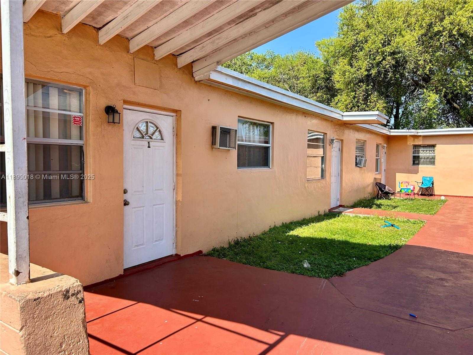 Small Image of 2013 WASHINGTON AVE #6, Opa-Locka Number 6