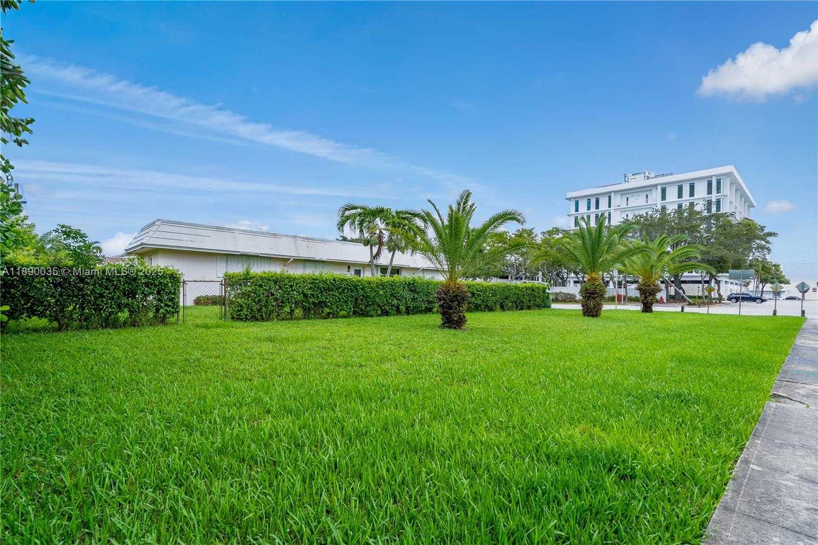Small Image of 2601 NORTH EAST 32ND ST, Fort Lauderdale Number 4