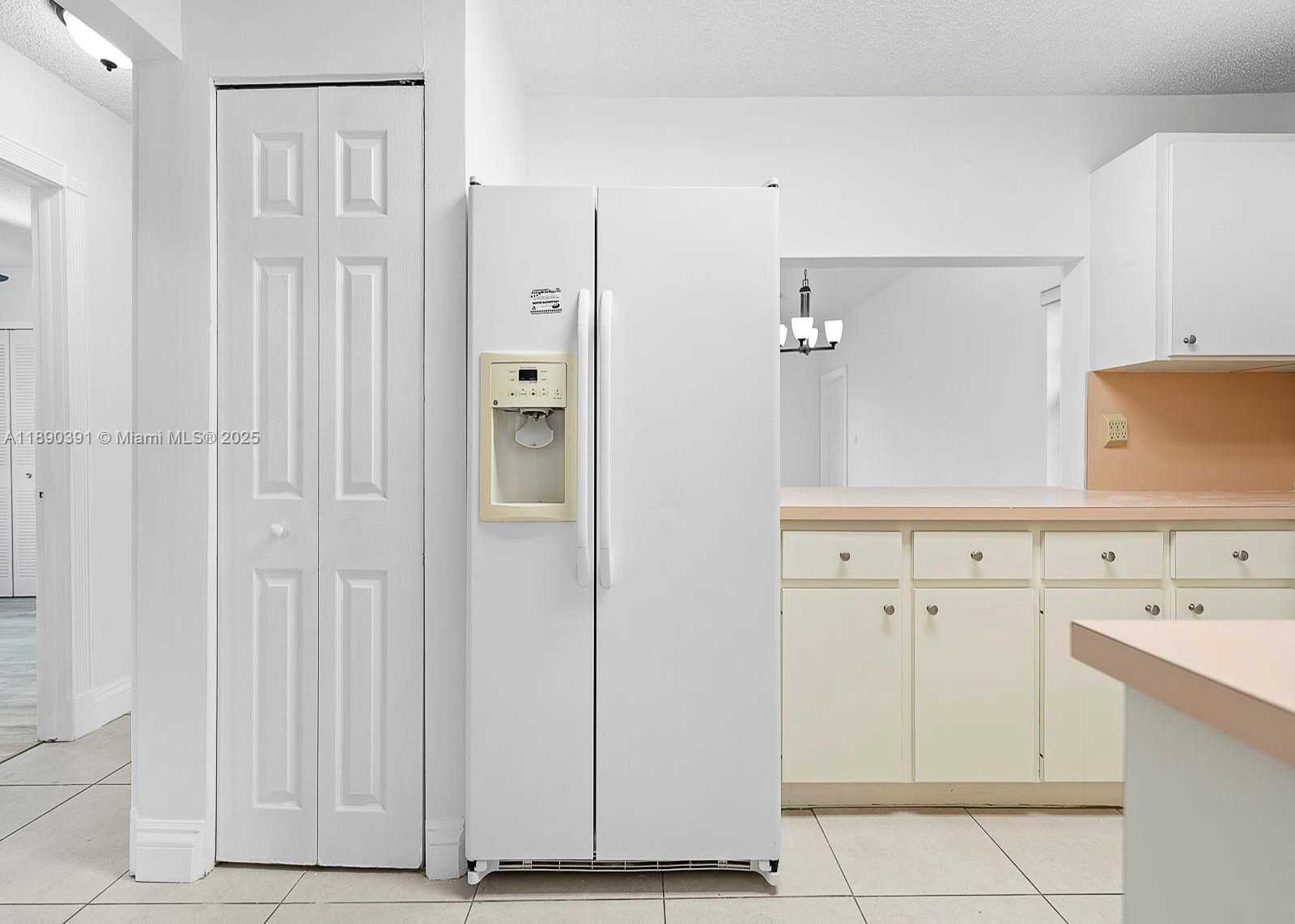Small Image of 911 EAST 14TH PL, Hialeah Number 15