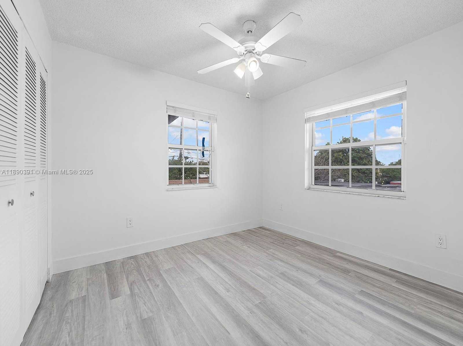 Small Image of 911 EAST 14TH PL, Hialeah Number 16