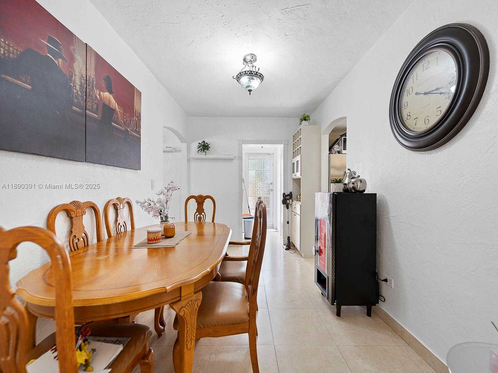 Small Image of 911 EAST 14TH PL, Hialeah Number 31