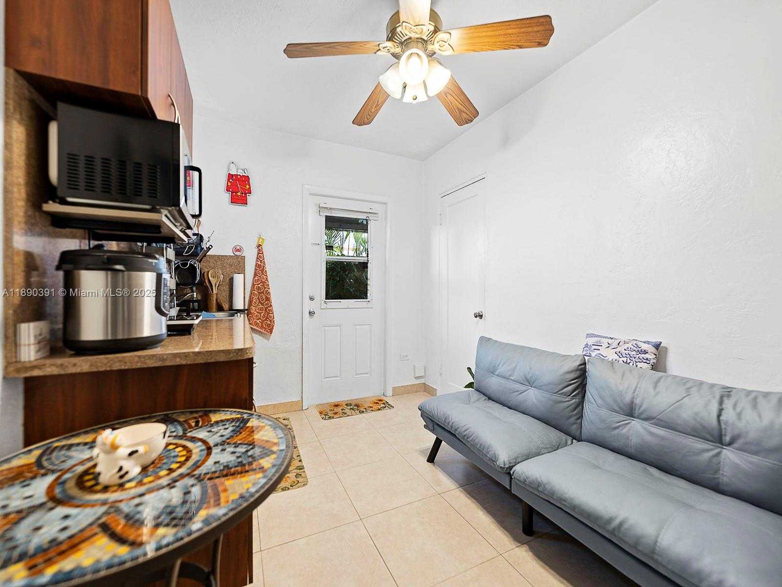 Small Image of 911 EAST 14TH PL, Hialeah Number 40