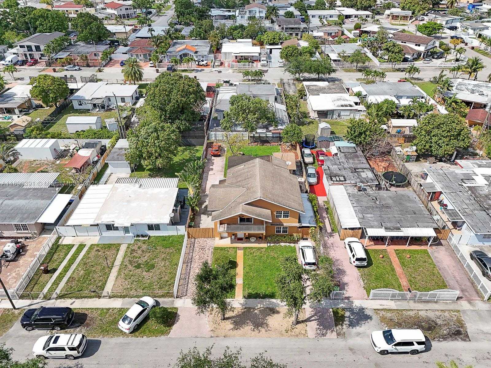Small Image of 911 EAST 14TH PL, Hialeah Number 46