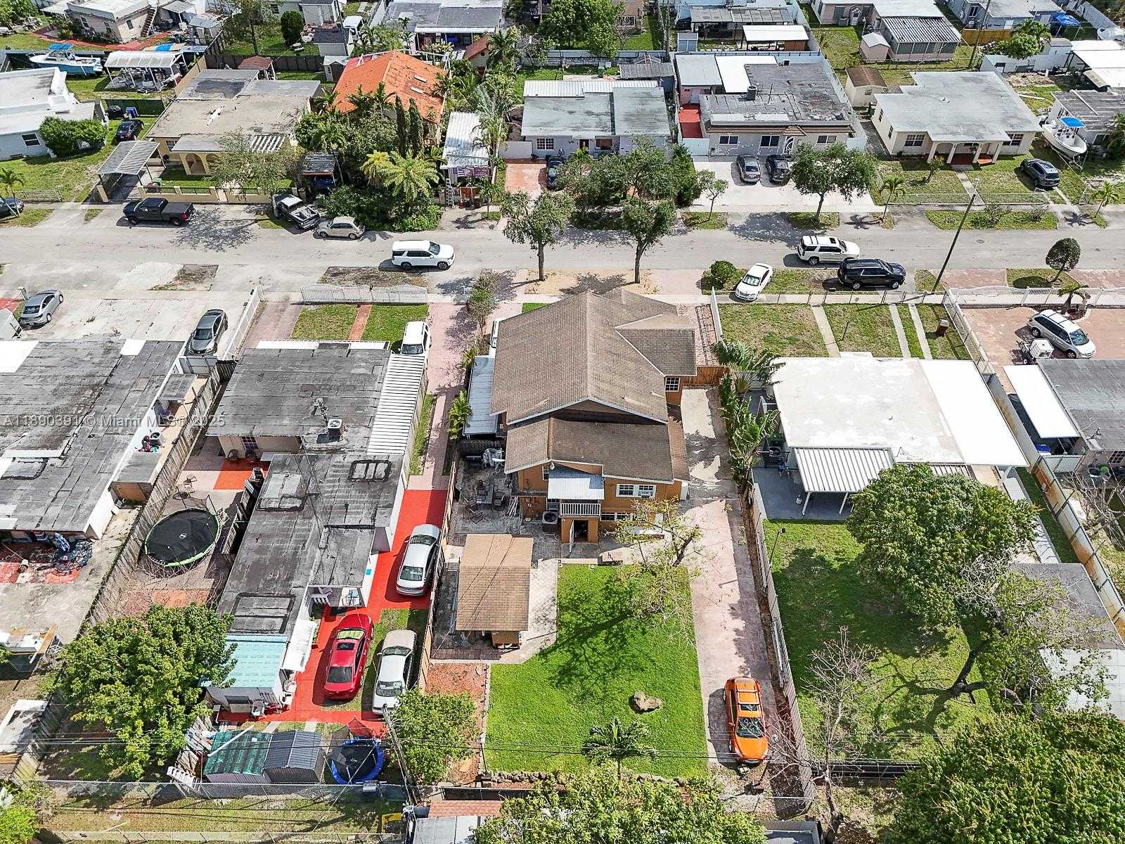 Small Image of 911 EAST 14TH PL, Hialeah Number 48