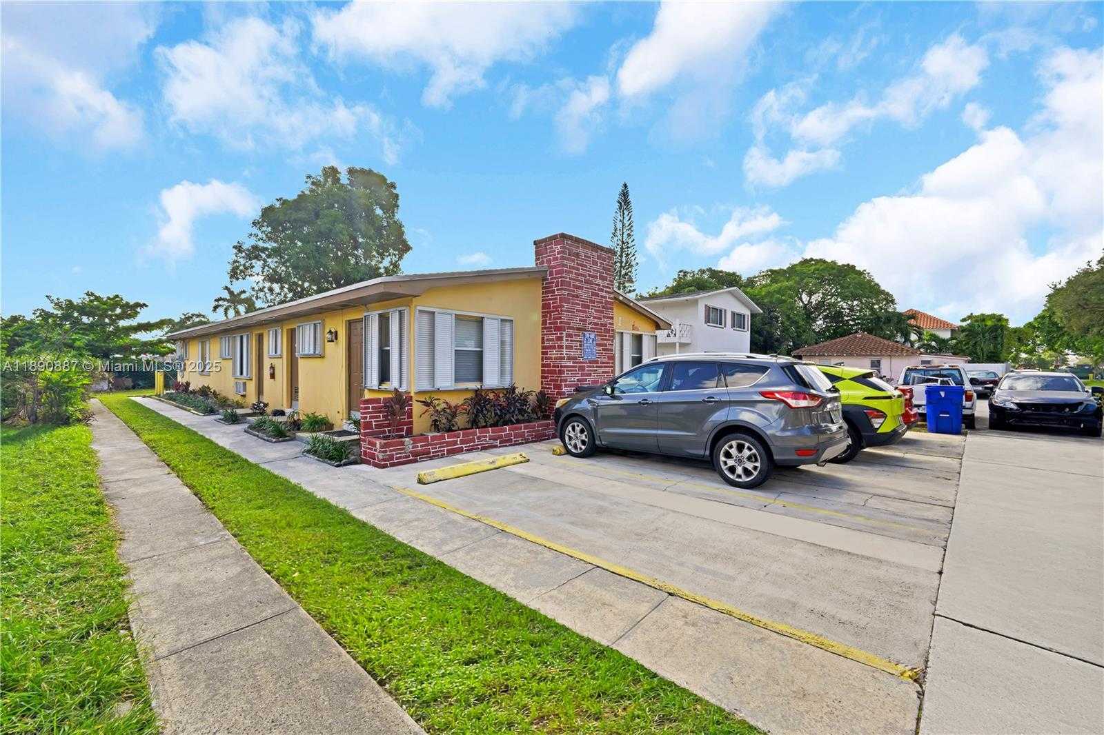 Small Image of 923 NORTH 16TH CT #2, Hollywood Number 3