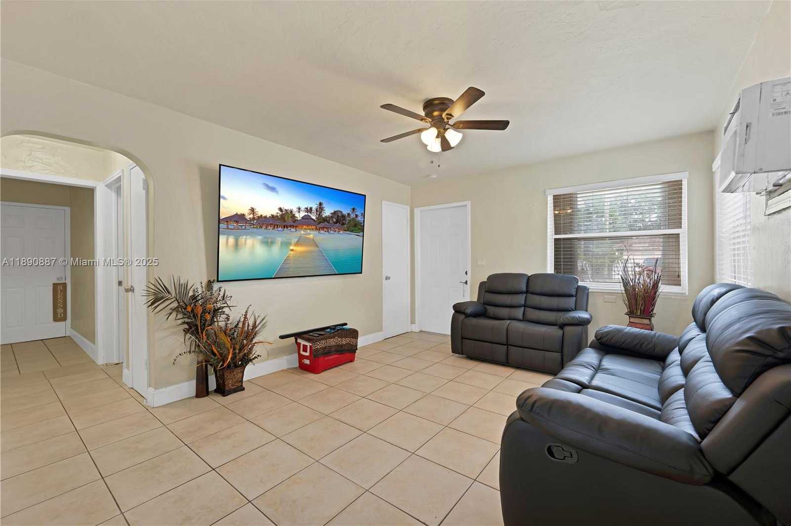 Small Image of 923 NORTH 16TH CT #2, Hollywood Number 6