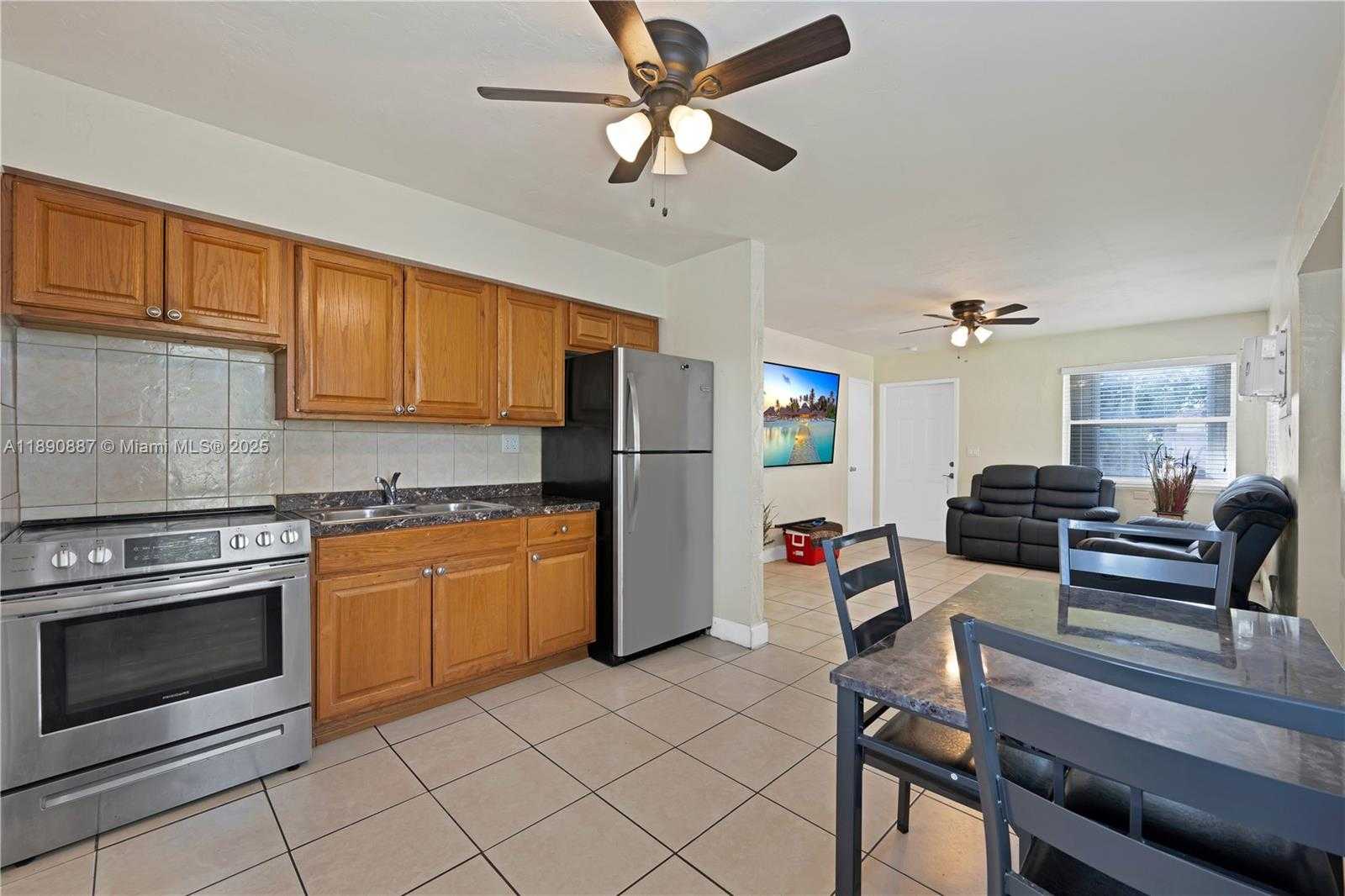 Small Image of 923 NORTH 16TH CT #2, Hollywood Number 9