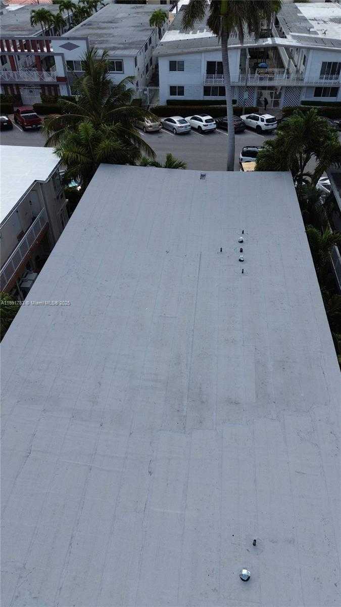 Small Image of 7435 BYRON AVE #10, Miami Beach Number 11