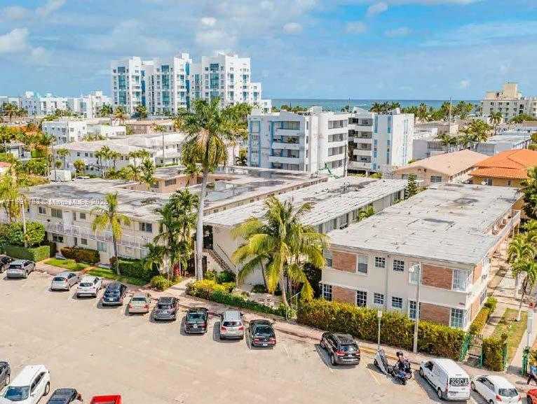 Small Image of 7435 BYRON AVE #10, Miami Beach Number 15