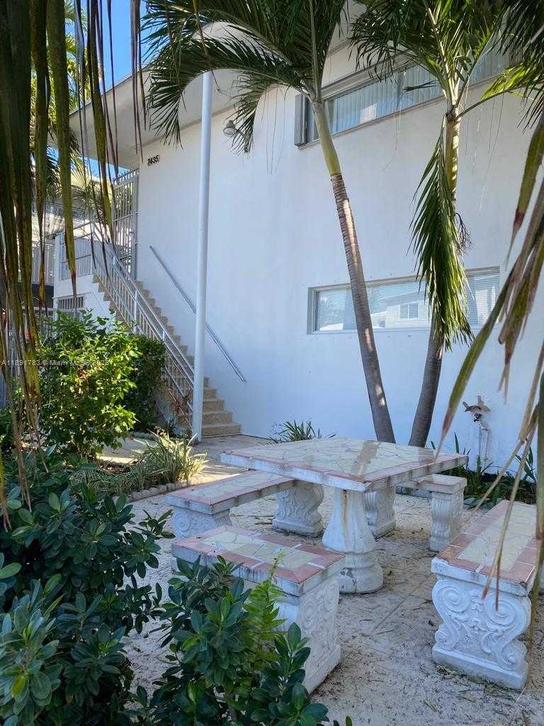 Small Image of 7435 BYRON AVE #10, Miami Beach Number 2