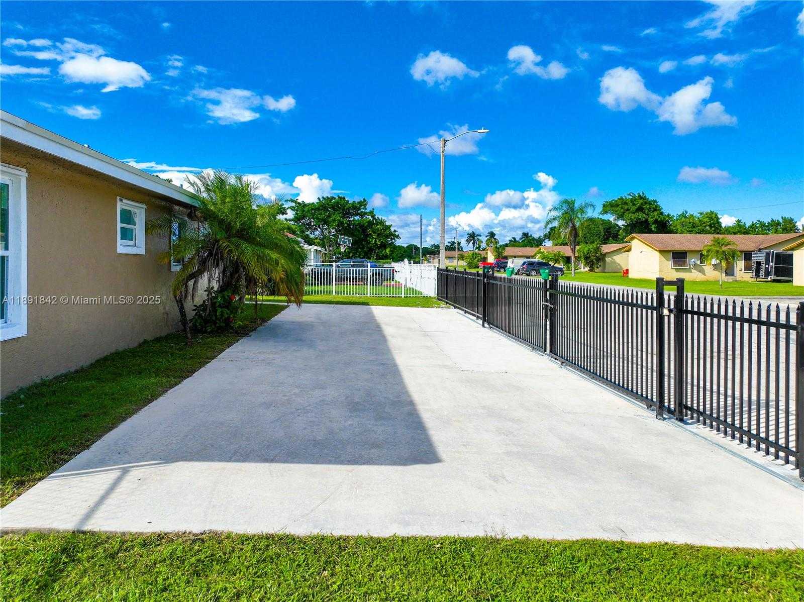 Small Image of 22230 SOUTH WEST 115TH CT #3, Miami Number 45