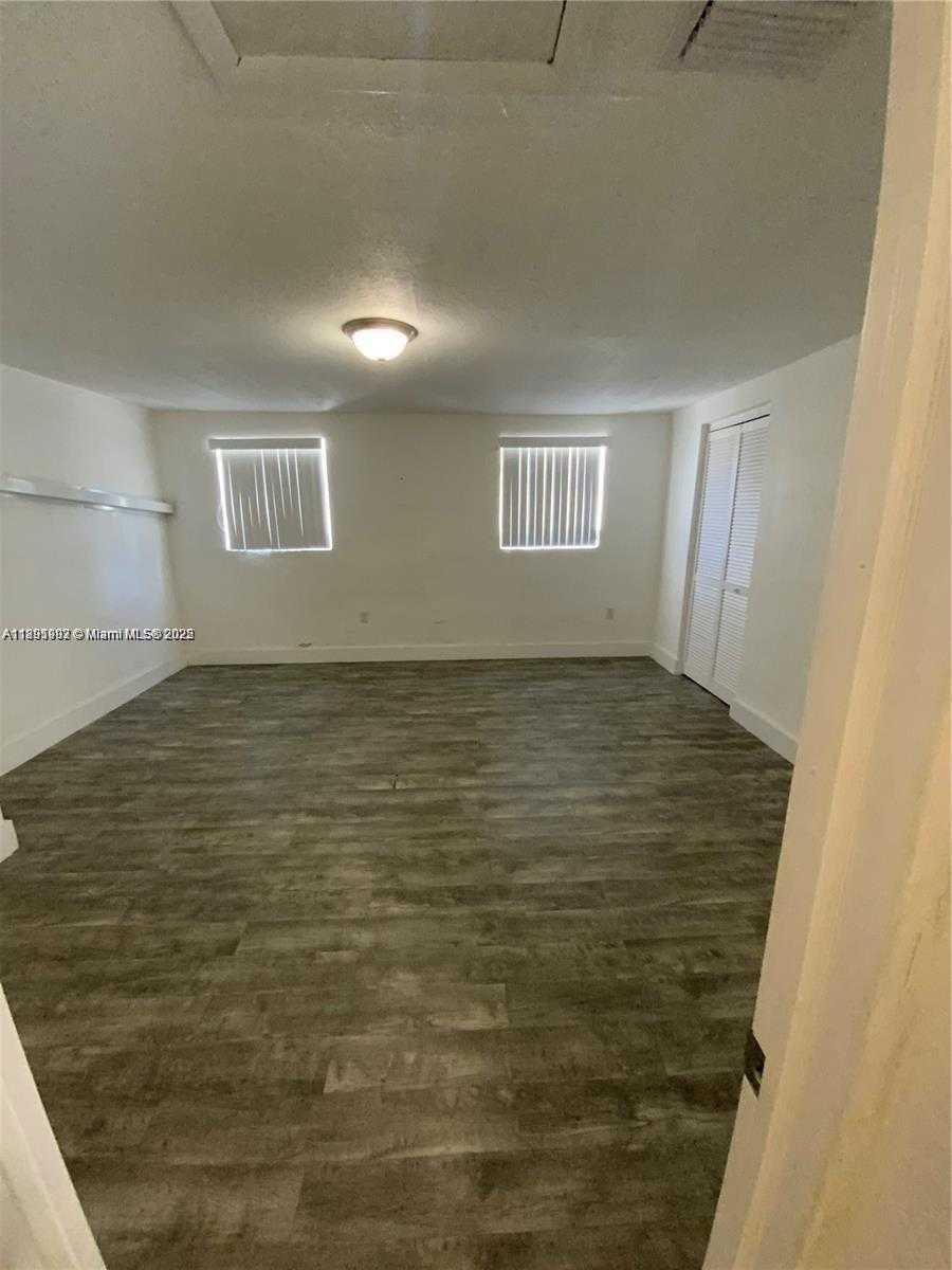 Small Image of 1064 NORTH WEST 103RD ST, Miami Number 11