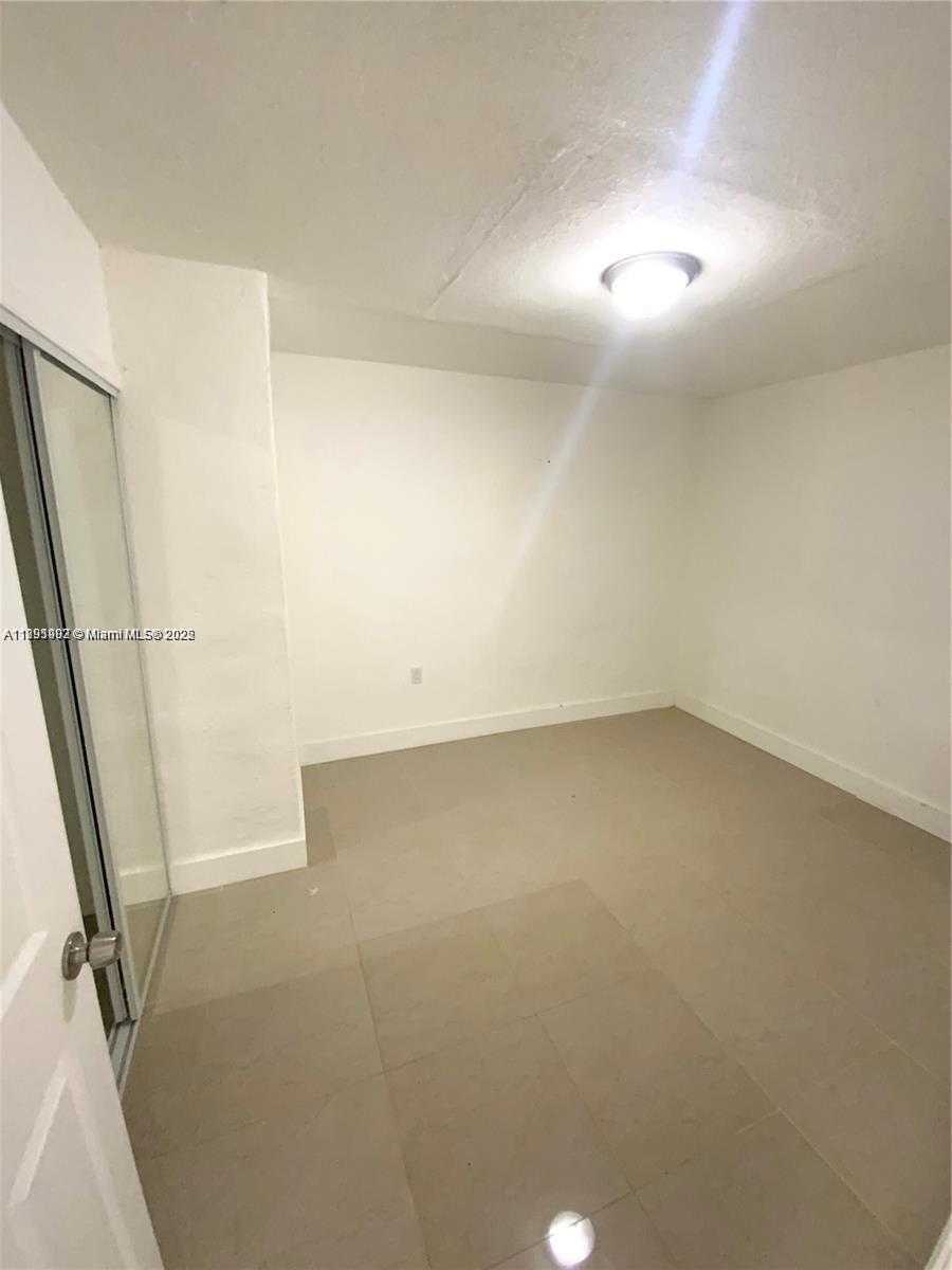 Small Image of 1064 NORTH WEST 103RD ST, Miami Number 12