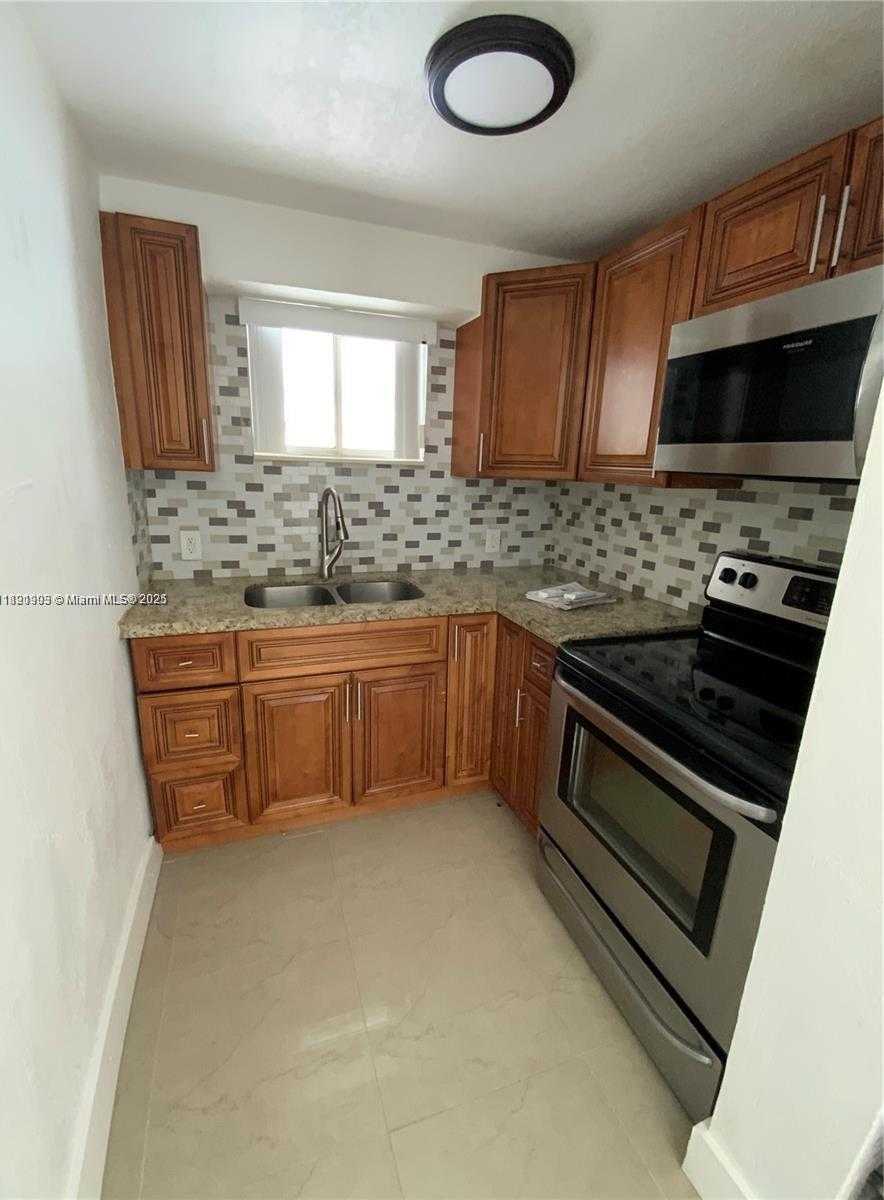 Small Image of 1064 NORTH WEST 103RD ST, Miami Number 19