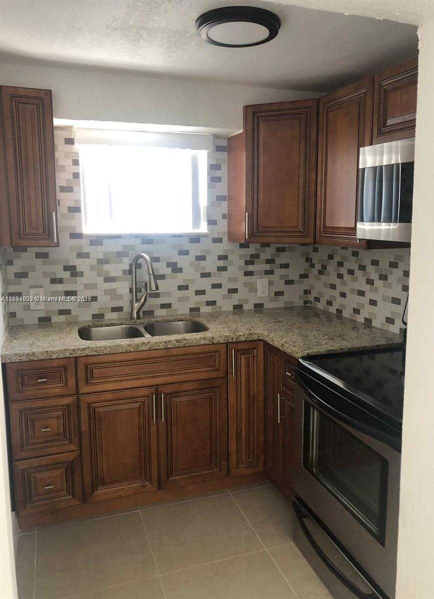 Small Image of 1064 NORTH WEST 103RD ST, Miami Number 20