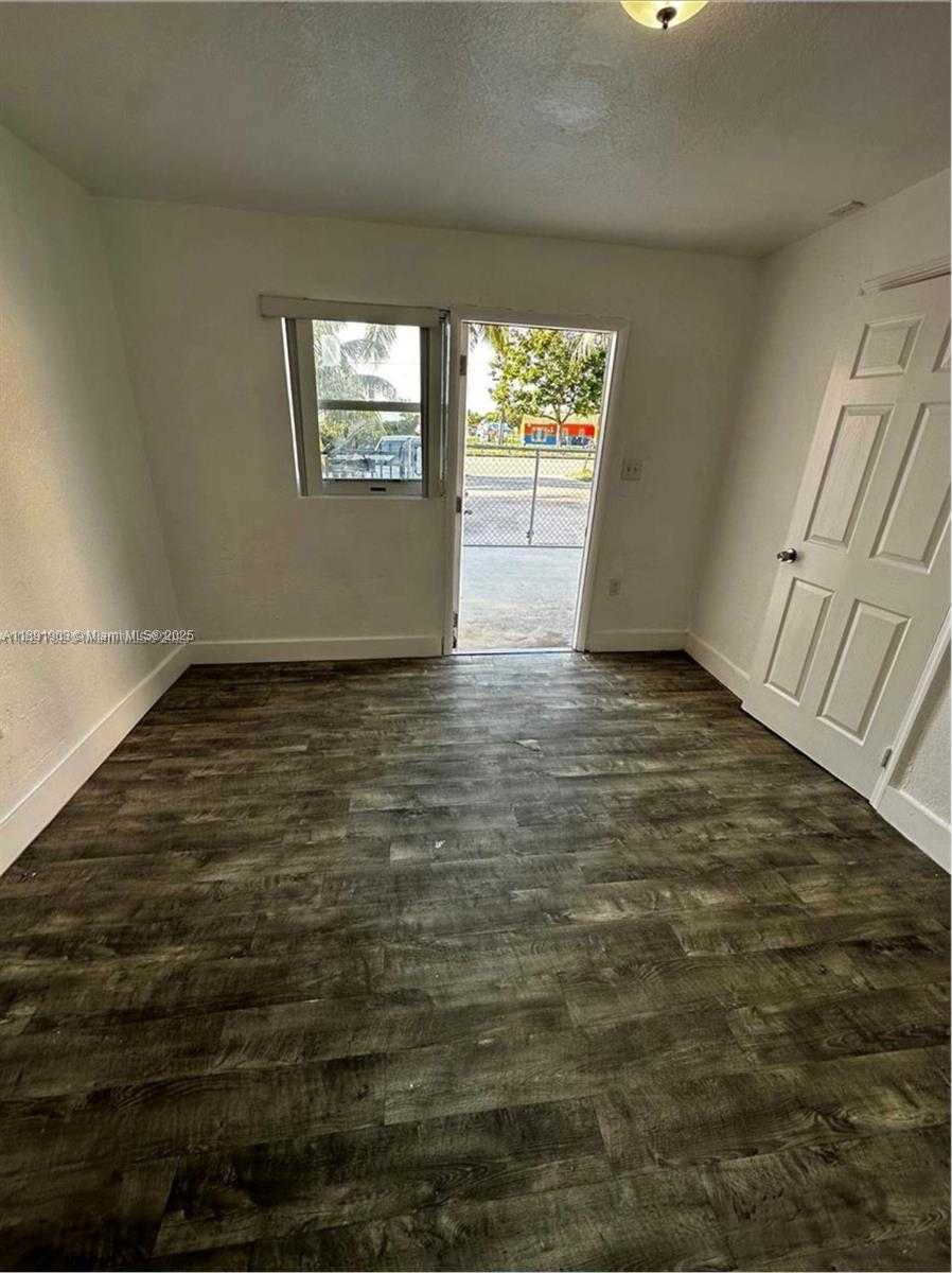 Small Image of 1064 NORTH WEST 103RD ST, Miami Number 27