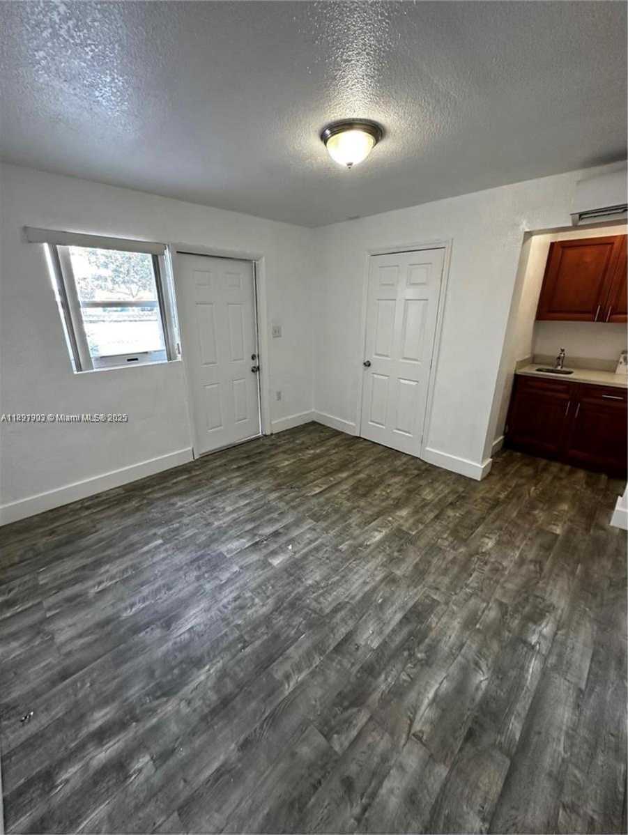Small Image of 1064 NORTH WEST 103RD ST, Miami Number 28