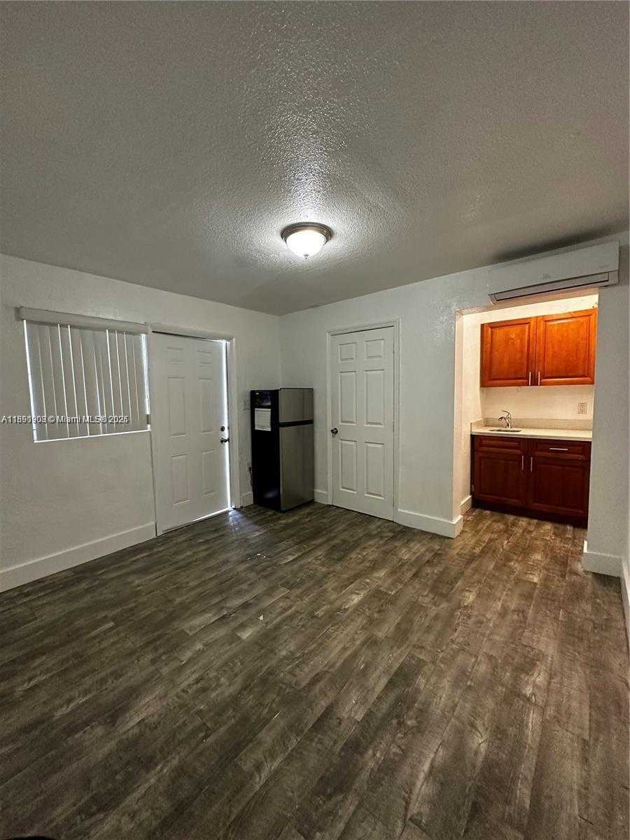 Small Image of 1064 NORTH WEST 103RD ST, Miami Number 29