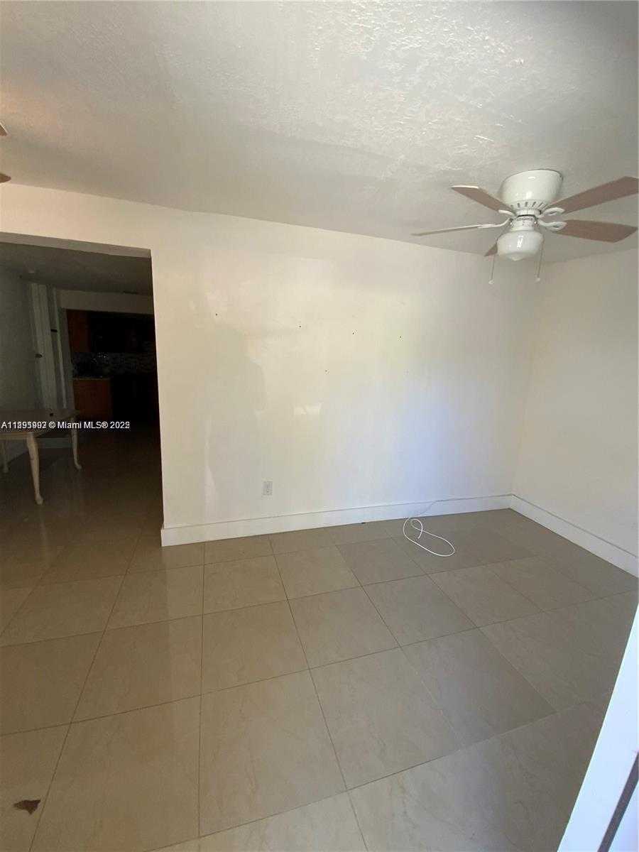 Small Image of 1064 NORTH WEST 103RD ST, Miami Number 6