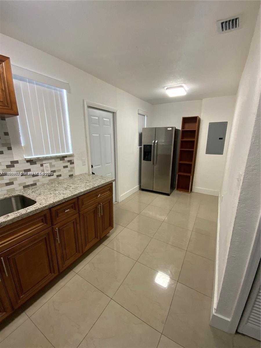 Small Image of 1064 NORTH WEST 103RD ST, Miami Number 9