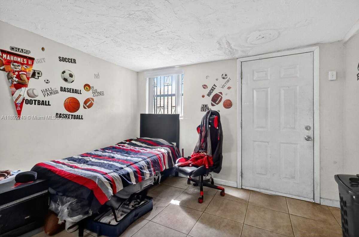 Small Image of 1370 NORTH WEST 100TH TER #2, Miami Number 15