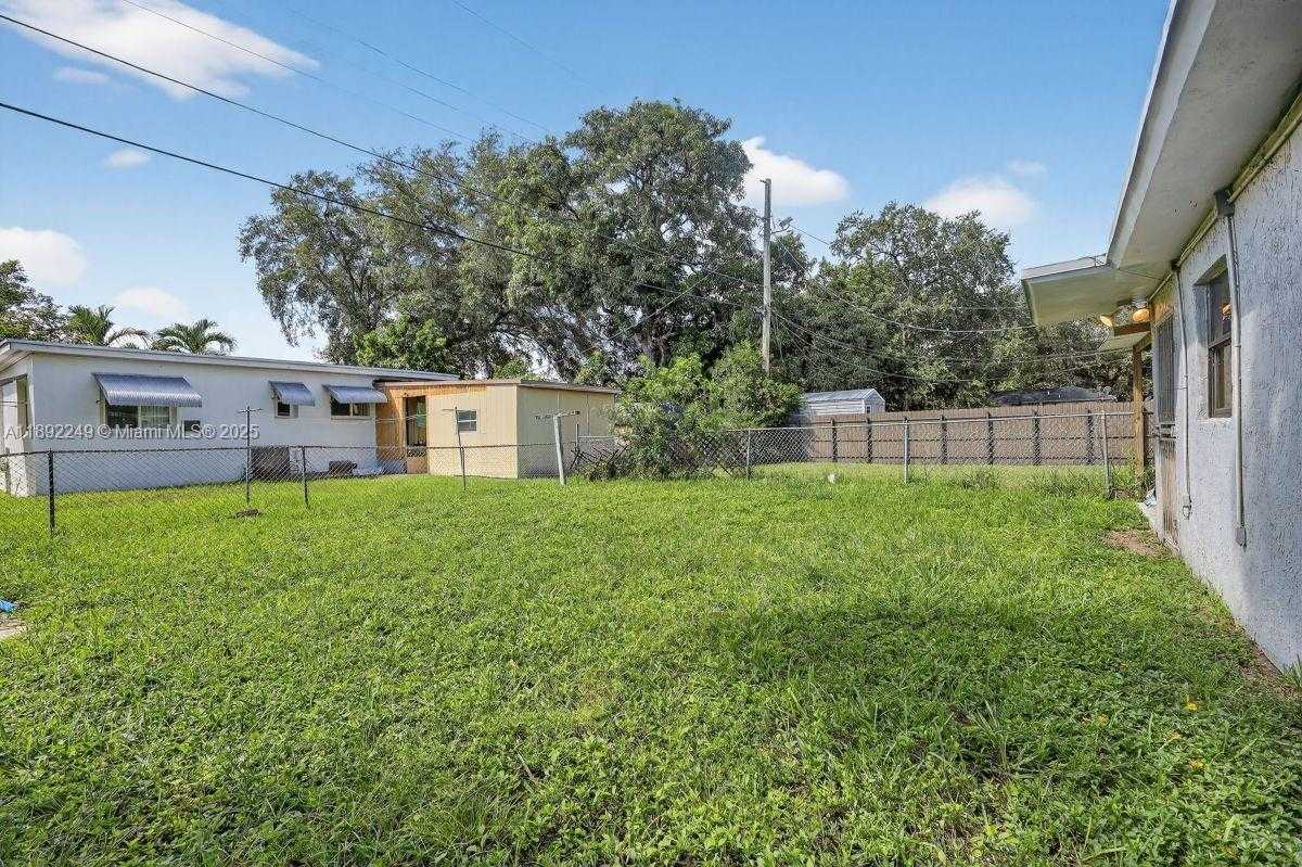 Small Image of 1370 NORTH WEST 100TH TER #2, Miami Number 16