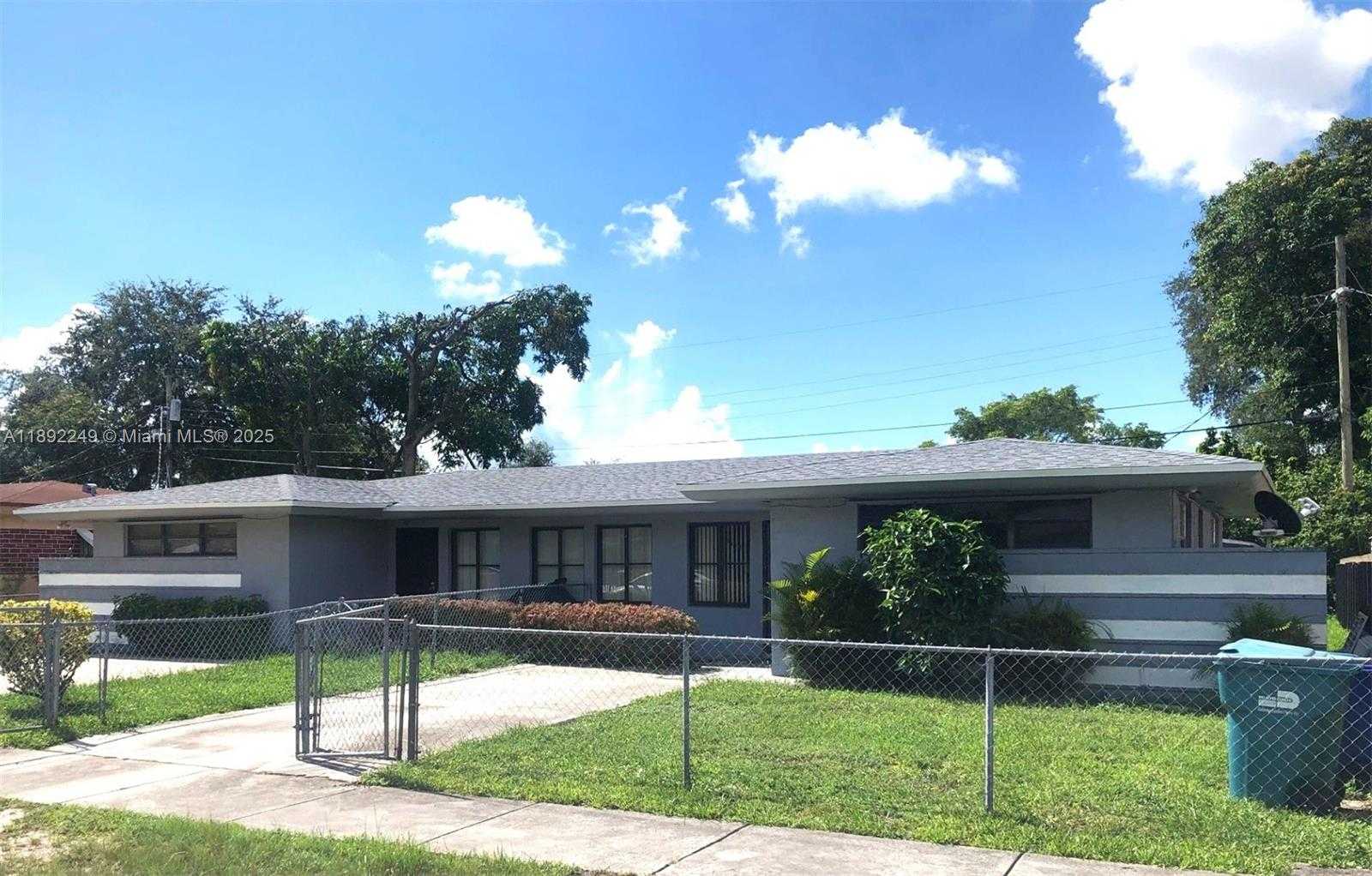 Small Image of 1370 NORTH WEST 100TH TER #2, Miami Number 18