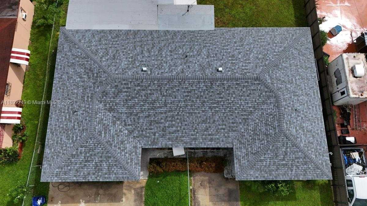 Small Image of 1370 NORTH WEST 100TH TER #2, Miami Number 4