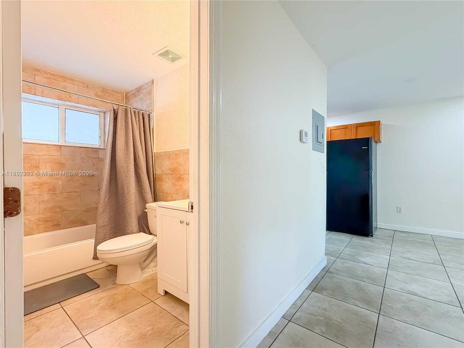 Small Image of 1202 NORTH WEST 61ST ST, Miami Number 25